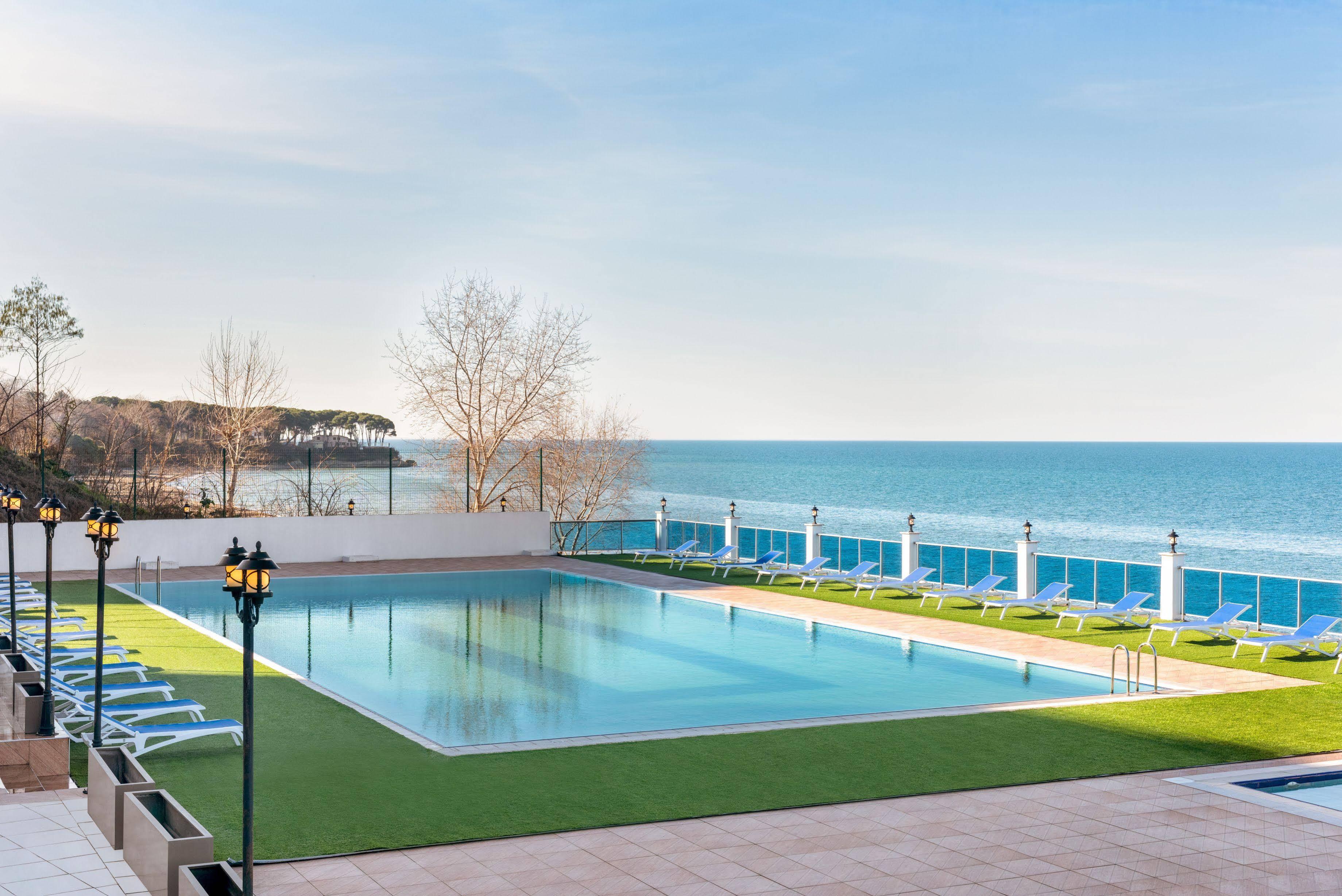 Ramada Resort By Wyndham Unye Exterior foto