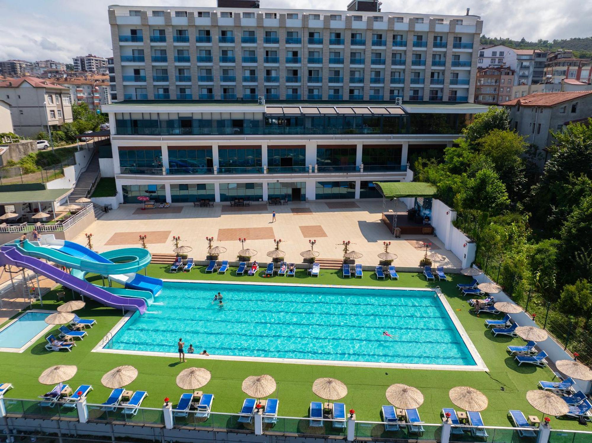 Ramada Resort By Wyndham Unye Exterior foto